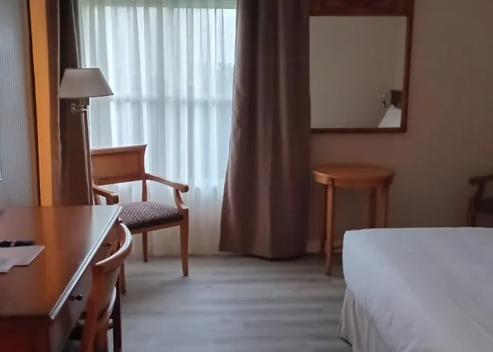 Elegance Hotel