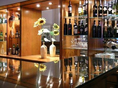 Elegance Hotel